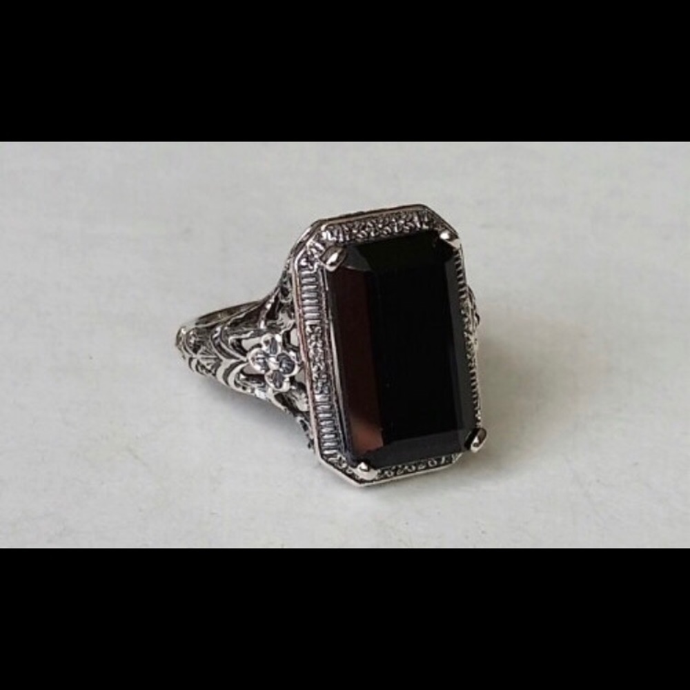 9ct Black Onyx Emerald Cut Vintage Style Ring
