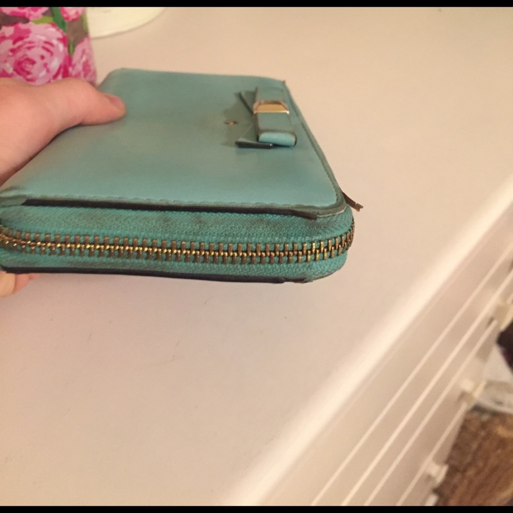 Well loved Tiffany blue Kate spade wallet - Picture 8 of 8