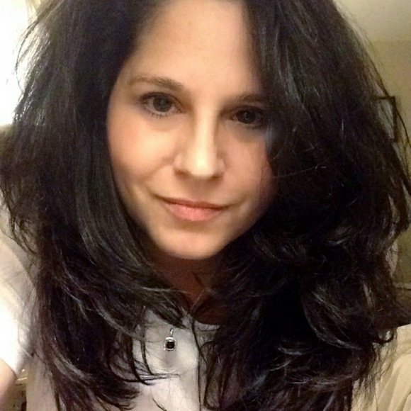 Meet your Posher, Amy - Picture 2 of 4