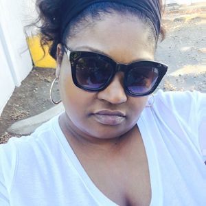 Meet your Posher, Monique