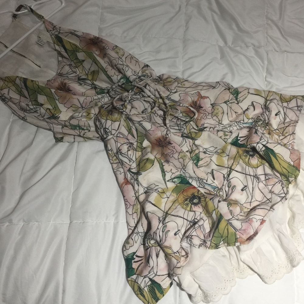 Flower print spring dress with lining.