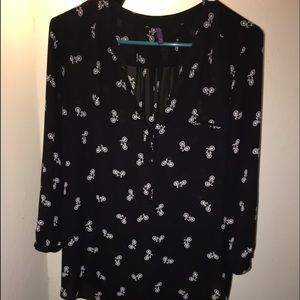 NYDJ Bicycle print 3/4 sleeve blouse.
