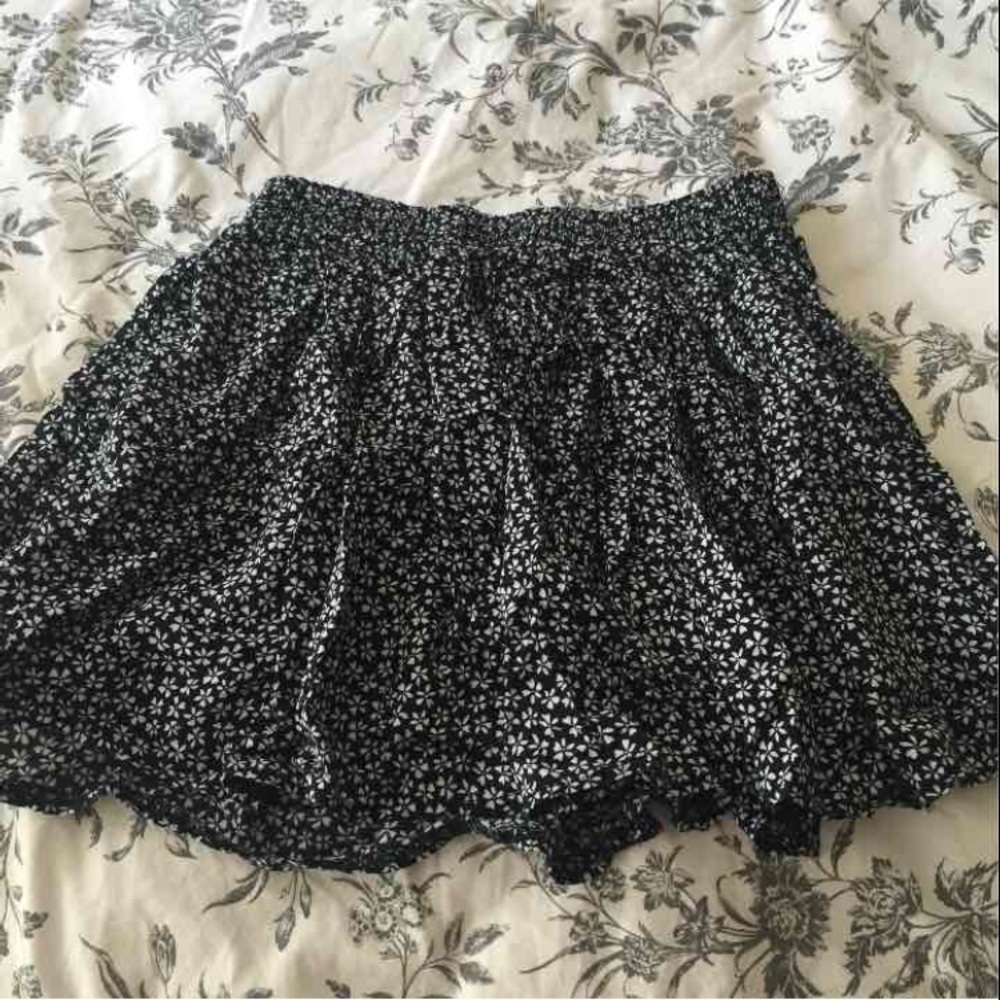 Brandy Melville skirt
