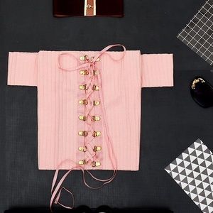 ARE YOU AM I look alike off the shoulder crop top