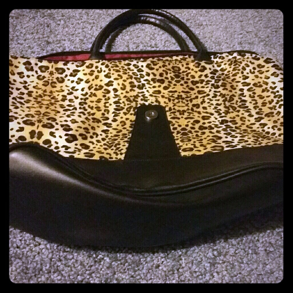 Leopard purse