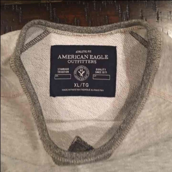 American Eagle Sweater. - Picture 2 of 2