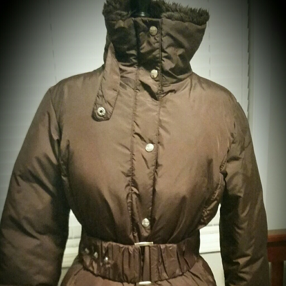 DKNY POOFY COAT - WOMEN'S SIZE MEDIUM