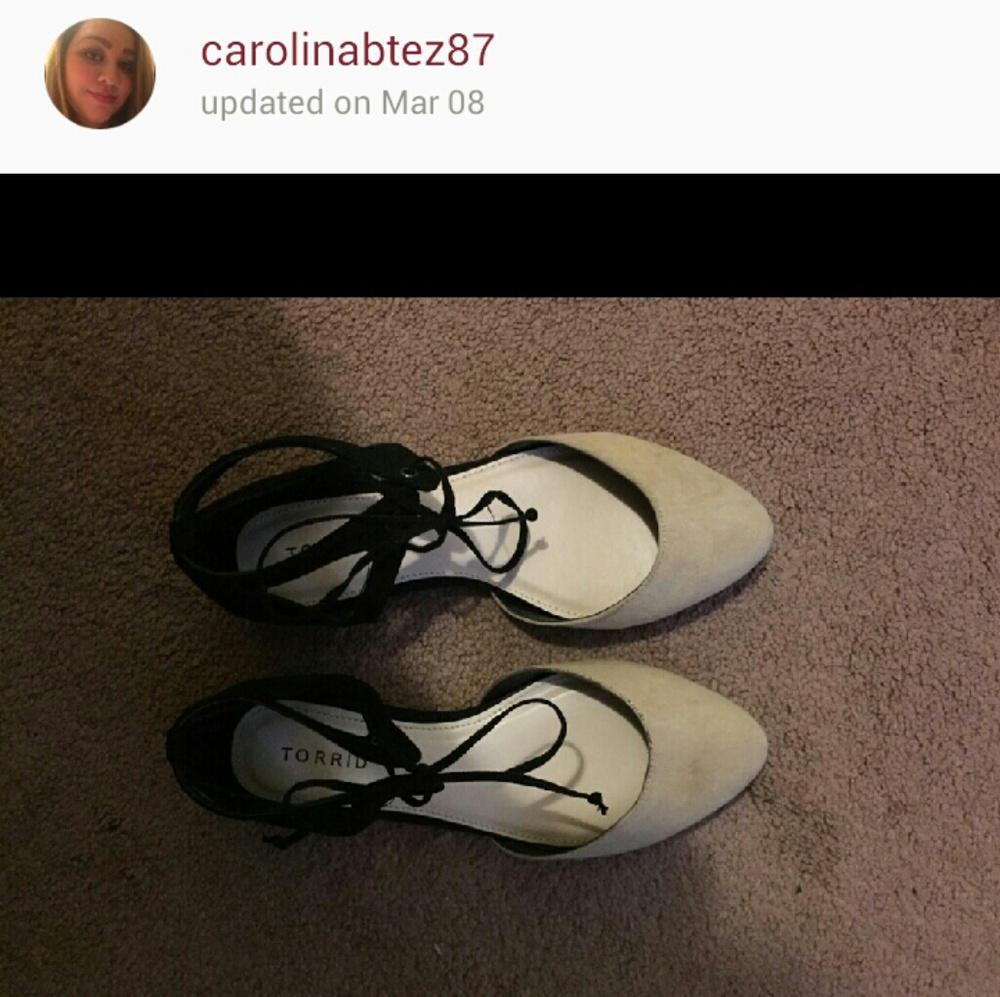 Torrid Size 9W Lace up flats