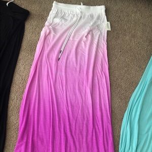 Long pink and white skirt... in new condition
