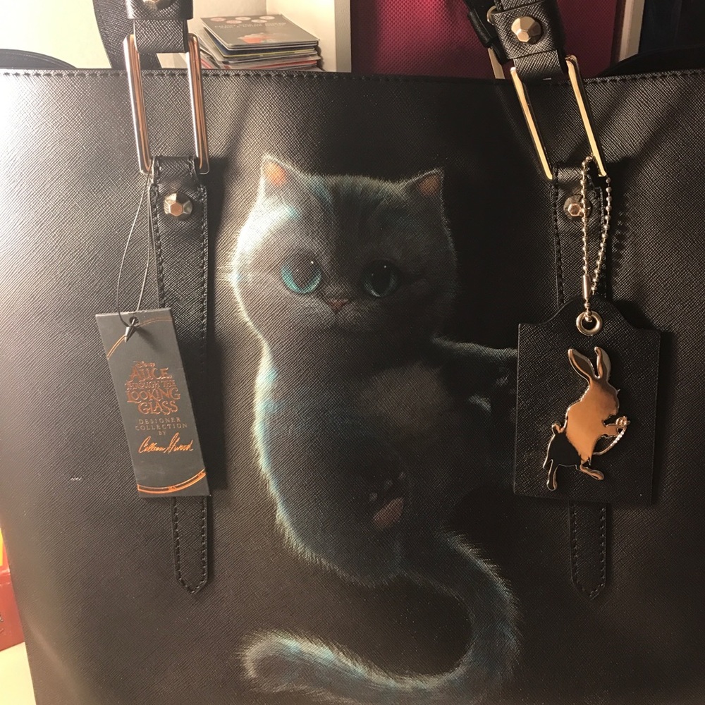 Alice through the looking glass. Handbag.