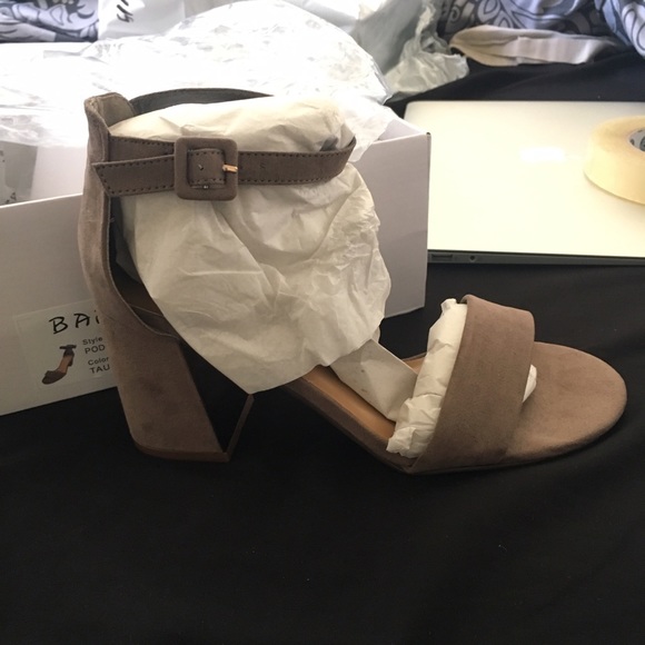 taupe chunky heel LAST PAIR 6.5 - Picture 2 of 7