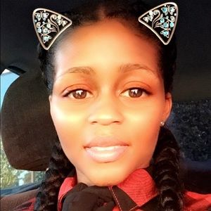 Meet your Posher, Alicia