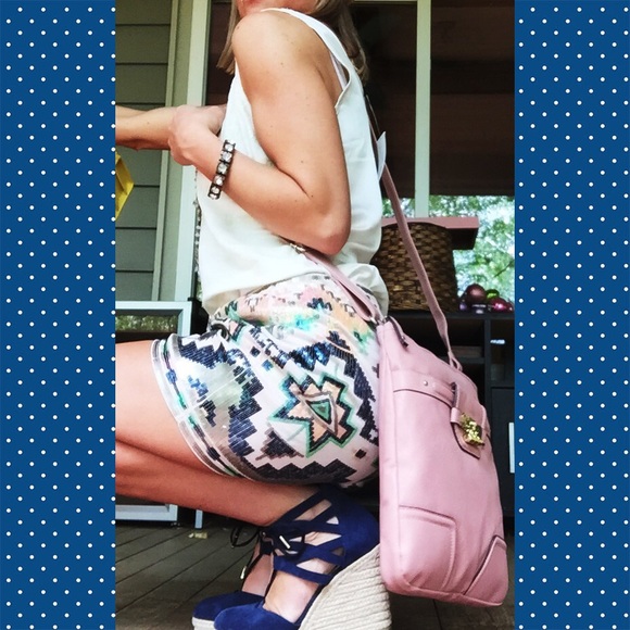 Sold 🌸 Pink Crossbody Bag by Rosetti - Picture 3 of 6