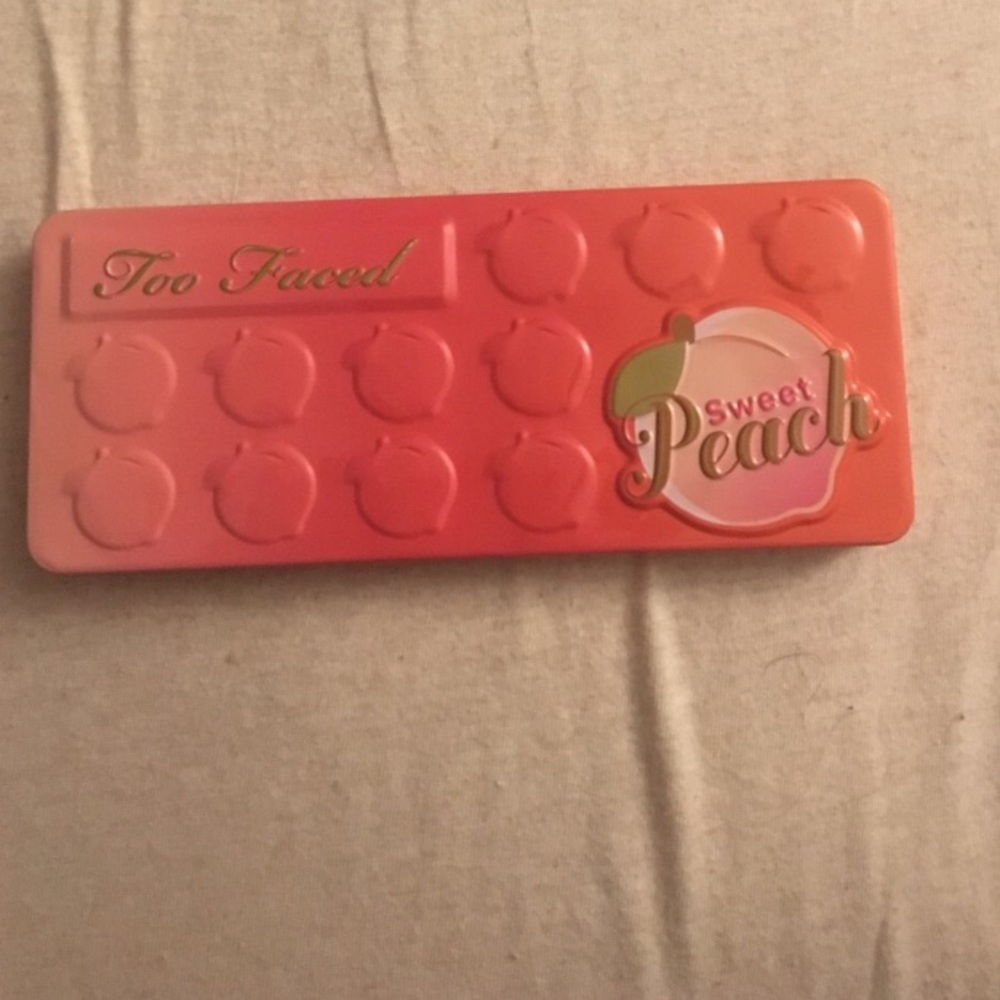 Too faced sweet peach palette