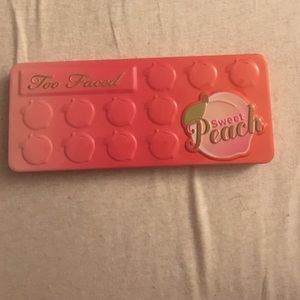 Too faced sweet peach palette