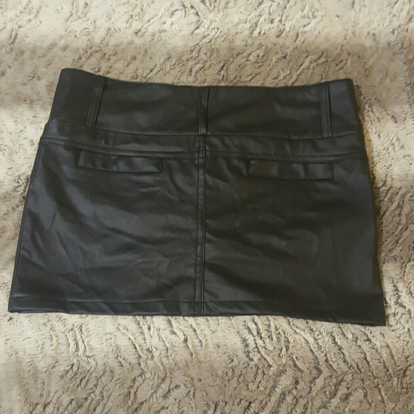 Short skort - Picture 2 of 3