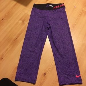 Nike pro capris