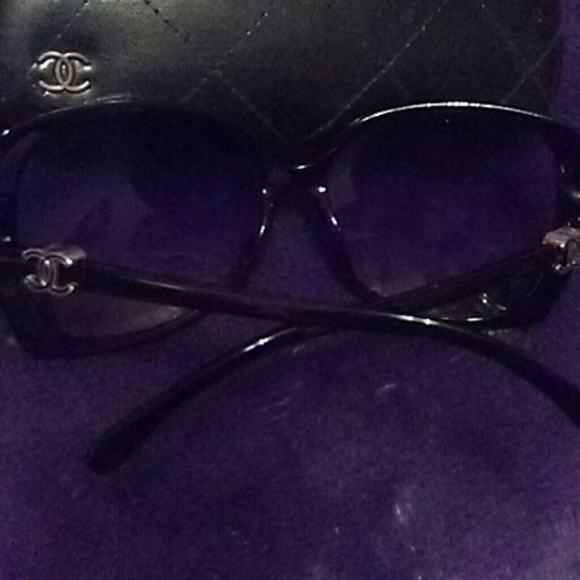 BEAUTIFUL SUNGLASSES - Picture 2 of 3