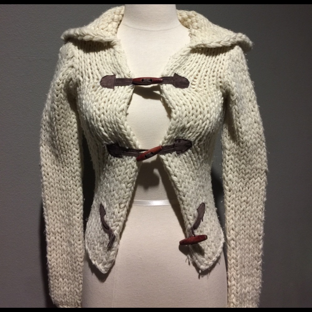 Creamy white Hollister sweater