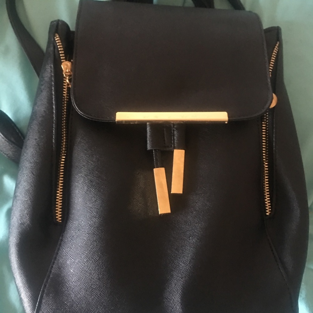 Preppy Backpack - Picture 2 of 8