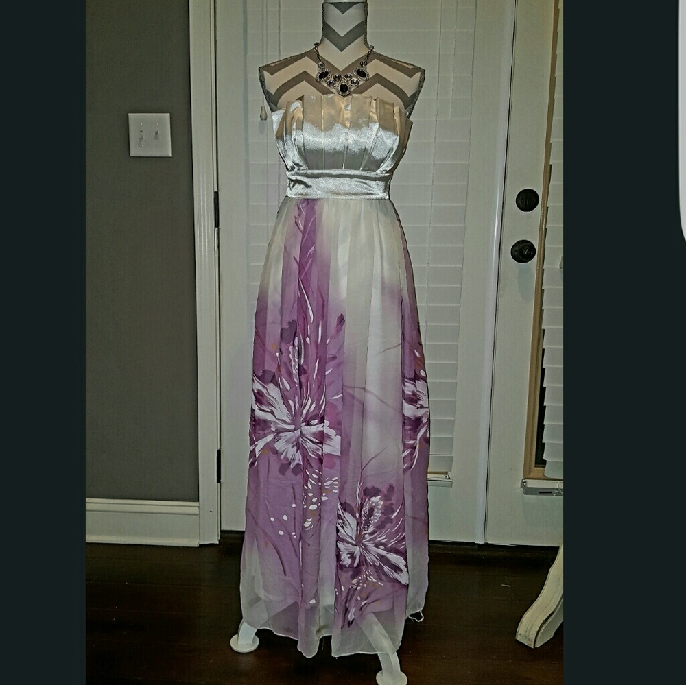 NWT Strapless floral Ever-pretty dress Size 8