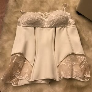 La perla corset