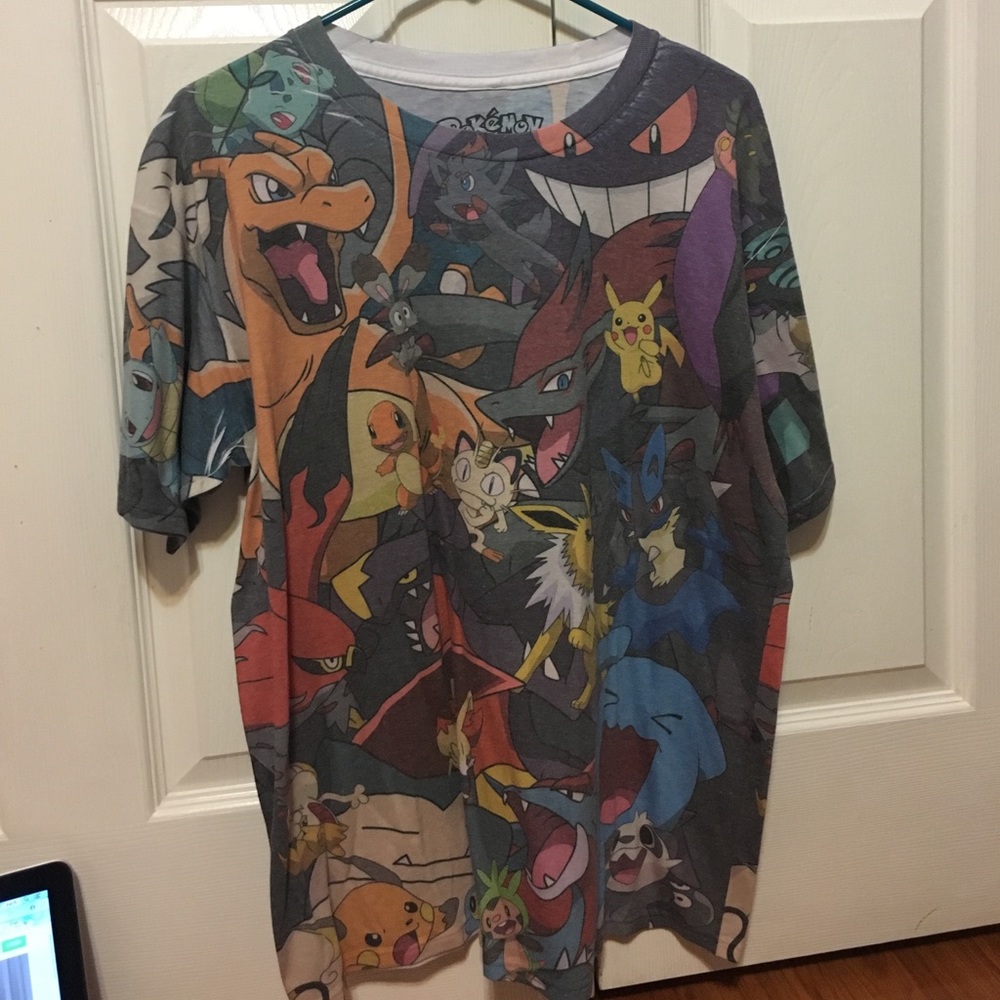 Hot Topic Pokémon shirt in size L. Never worn.