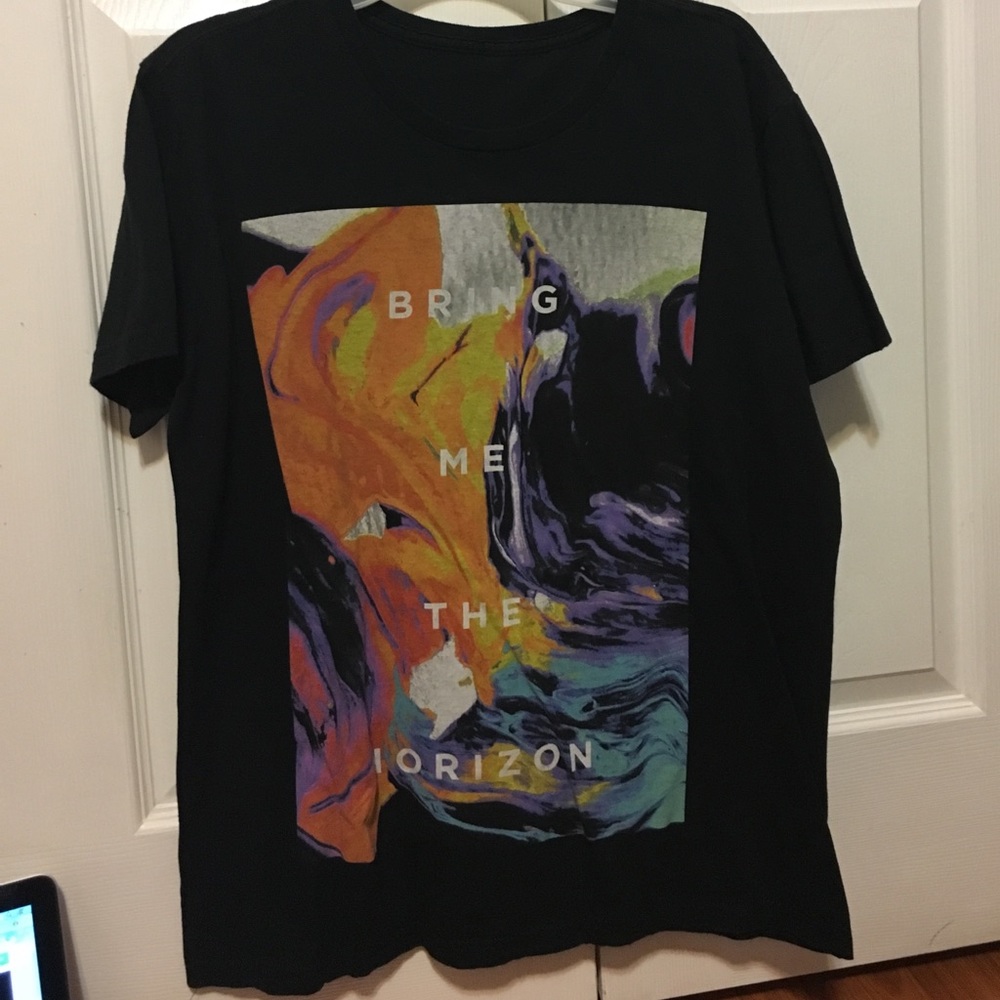 Hot Topic Bring Me The Horizon shirt. Size L.