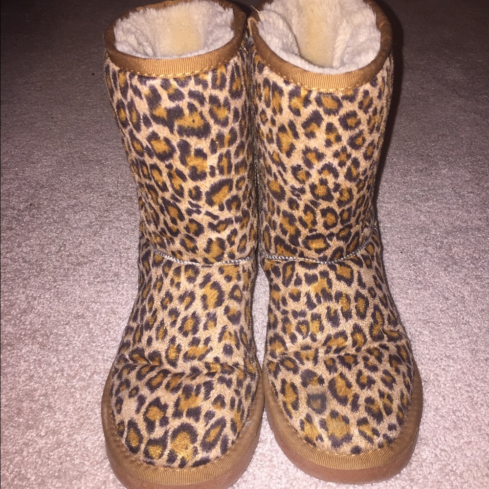 Boots, Uggs