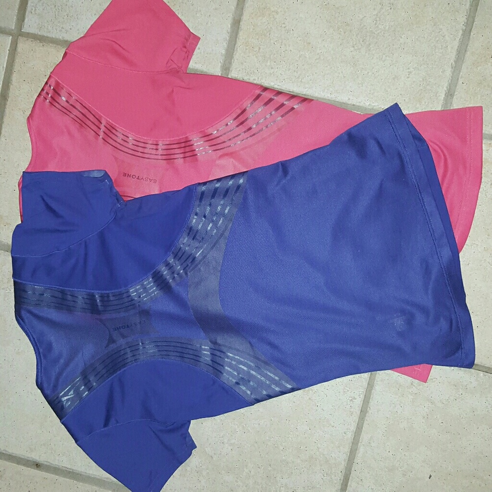 SOLD: 2 Reebok Easy Tone workout Tops- Medium - Picture 2 of 5