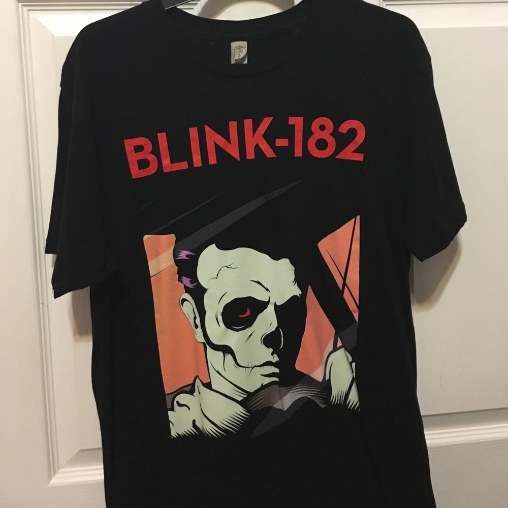 Hot Topic Blink 182 California Shirt. Size L