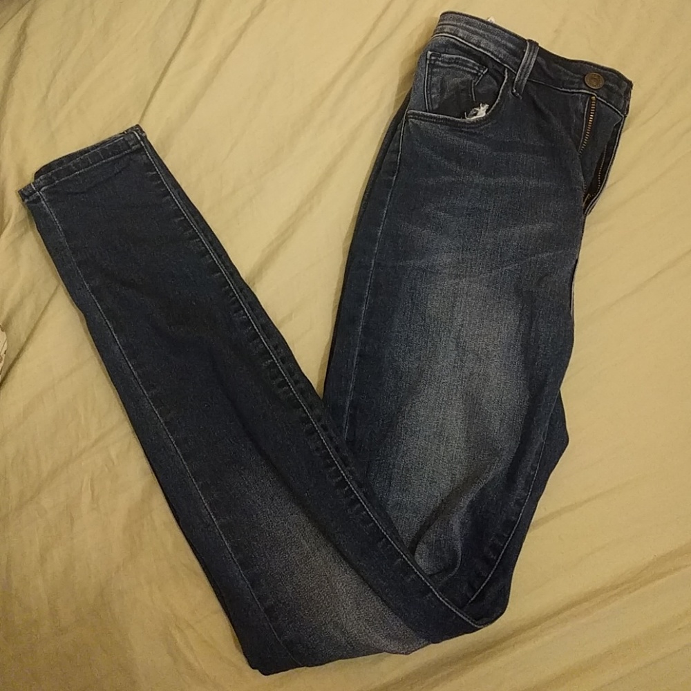 Levi's dark blue high waisted skinny jeans