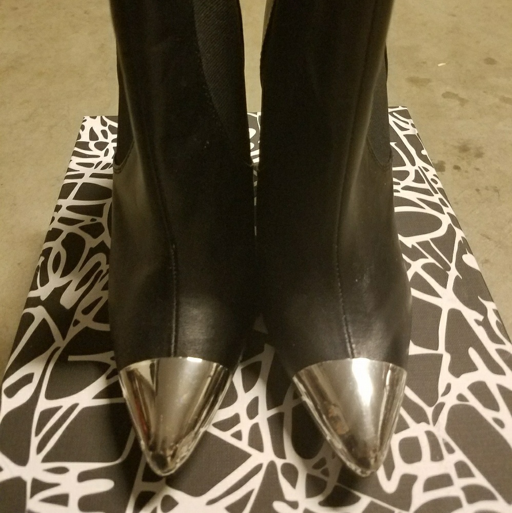H&m black stiletto ankle boots with silver accents