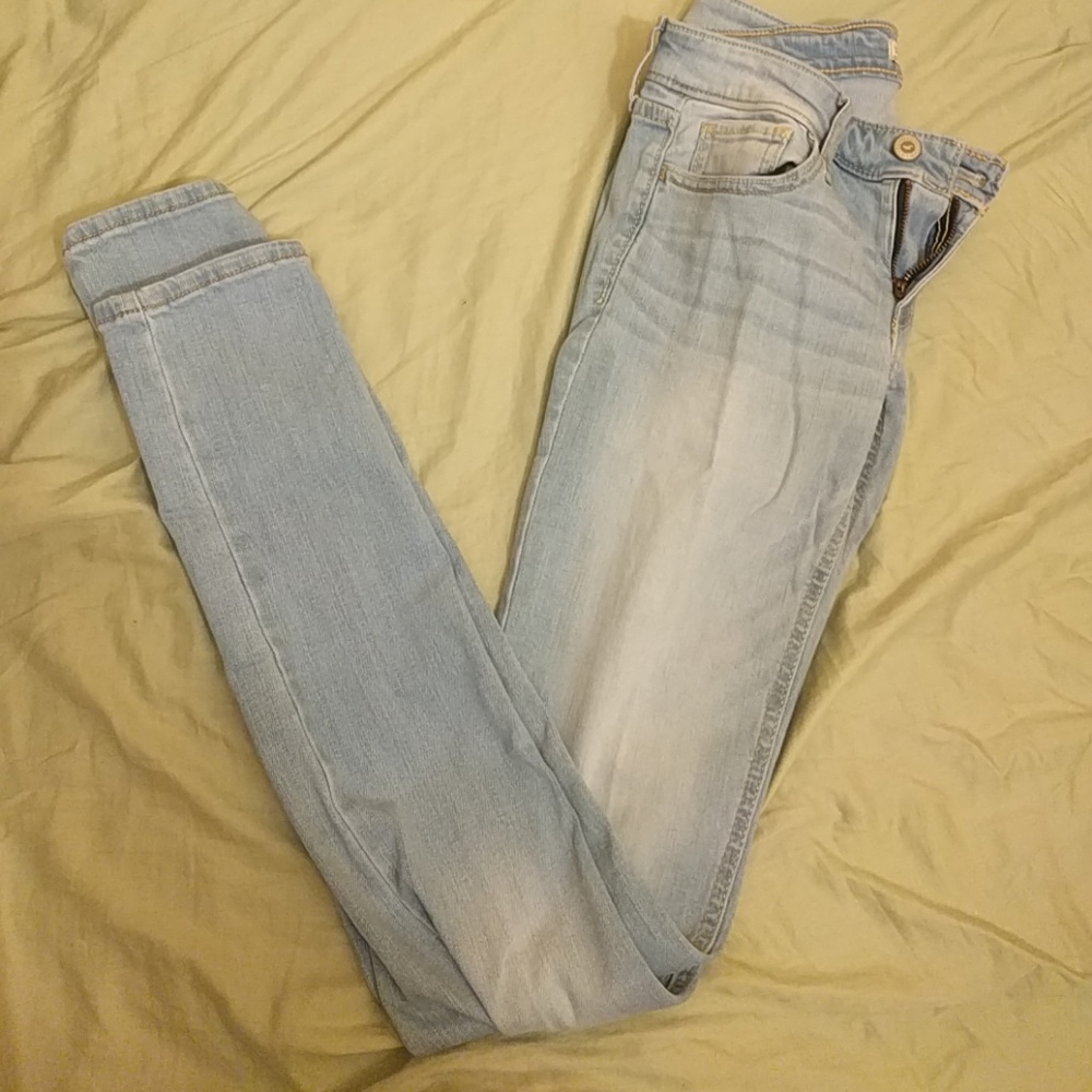 light wash low rise hollister jeans