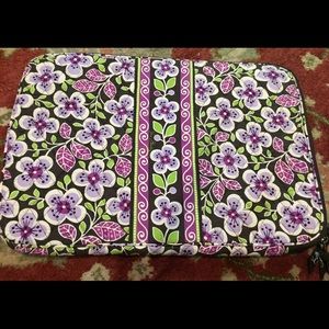 Vera Bradley 17" LAPTOP SLEEVE in PLUM PETALS