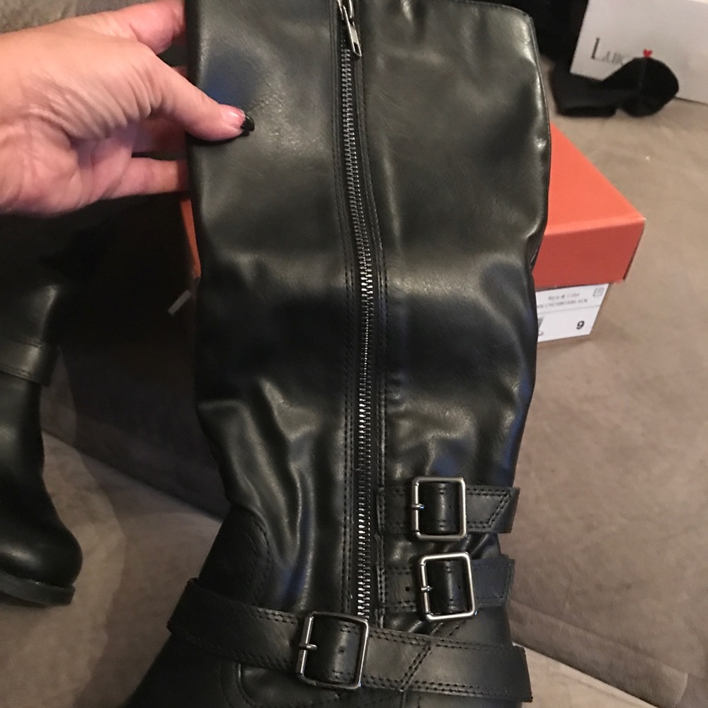 Sharp new tall black boots