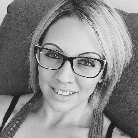 Meet your Posher, Jessie - Picture 3 of 8