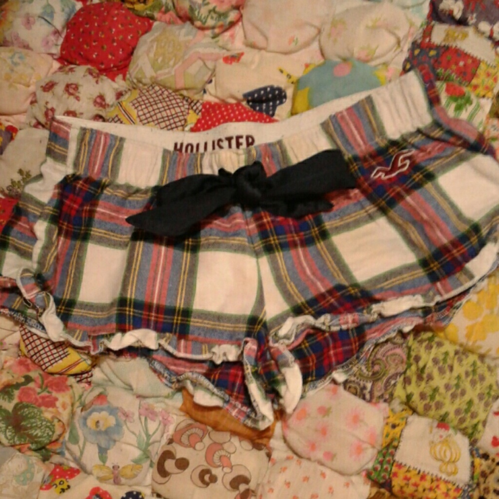 XS HOLLISTER FLANNEL SLEEP SHORTS