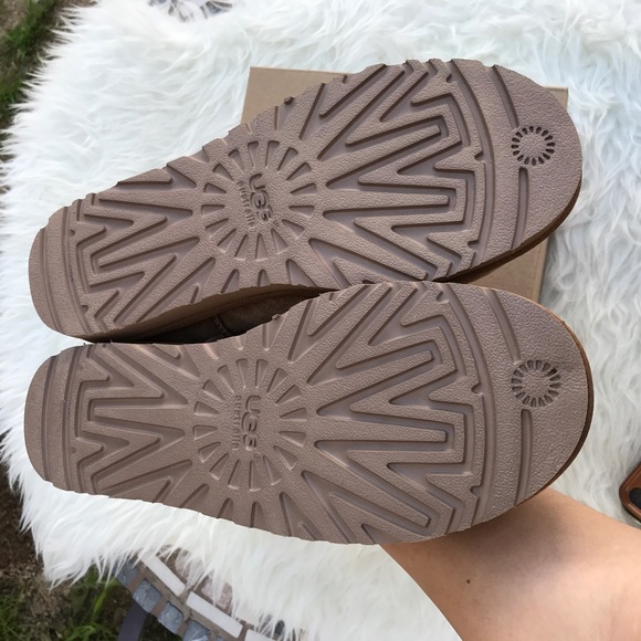 UGG classic water resistant slippers new sz 9 new - Picture 6 of 7