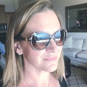 Meet your Posher, Michaela