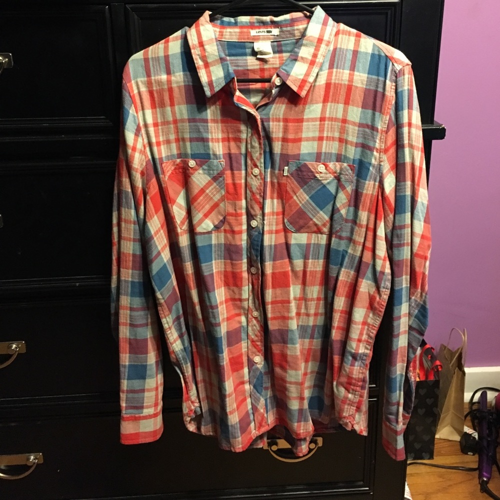 Levi's Plaid Button up Shirt