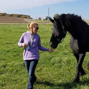 Meet your Posher, Kelly