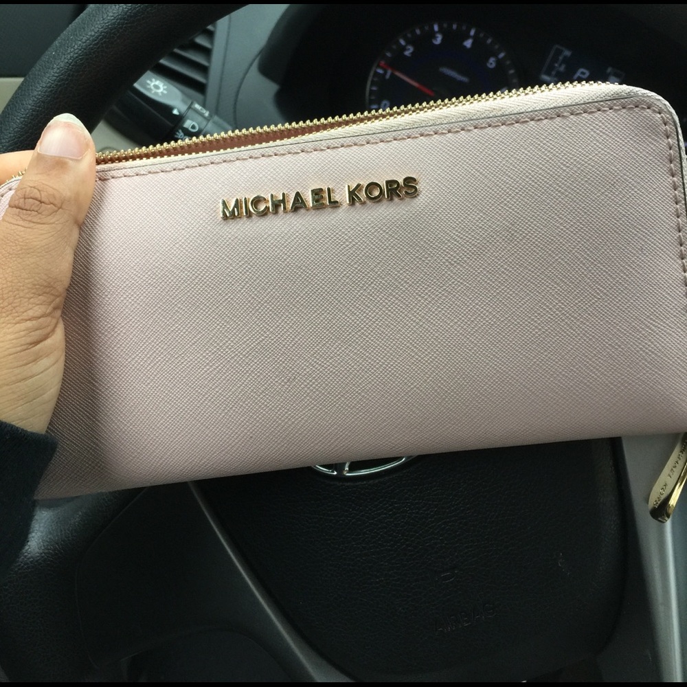 Kors wallet !