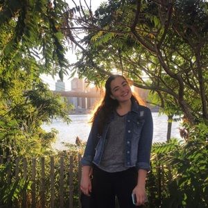 Meet your Posher, Dalia