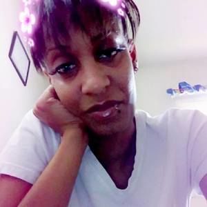 Meet your Posher, Raquel