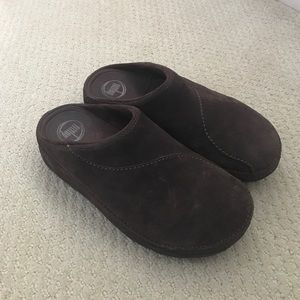Brown Fit Flop Slip Ons