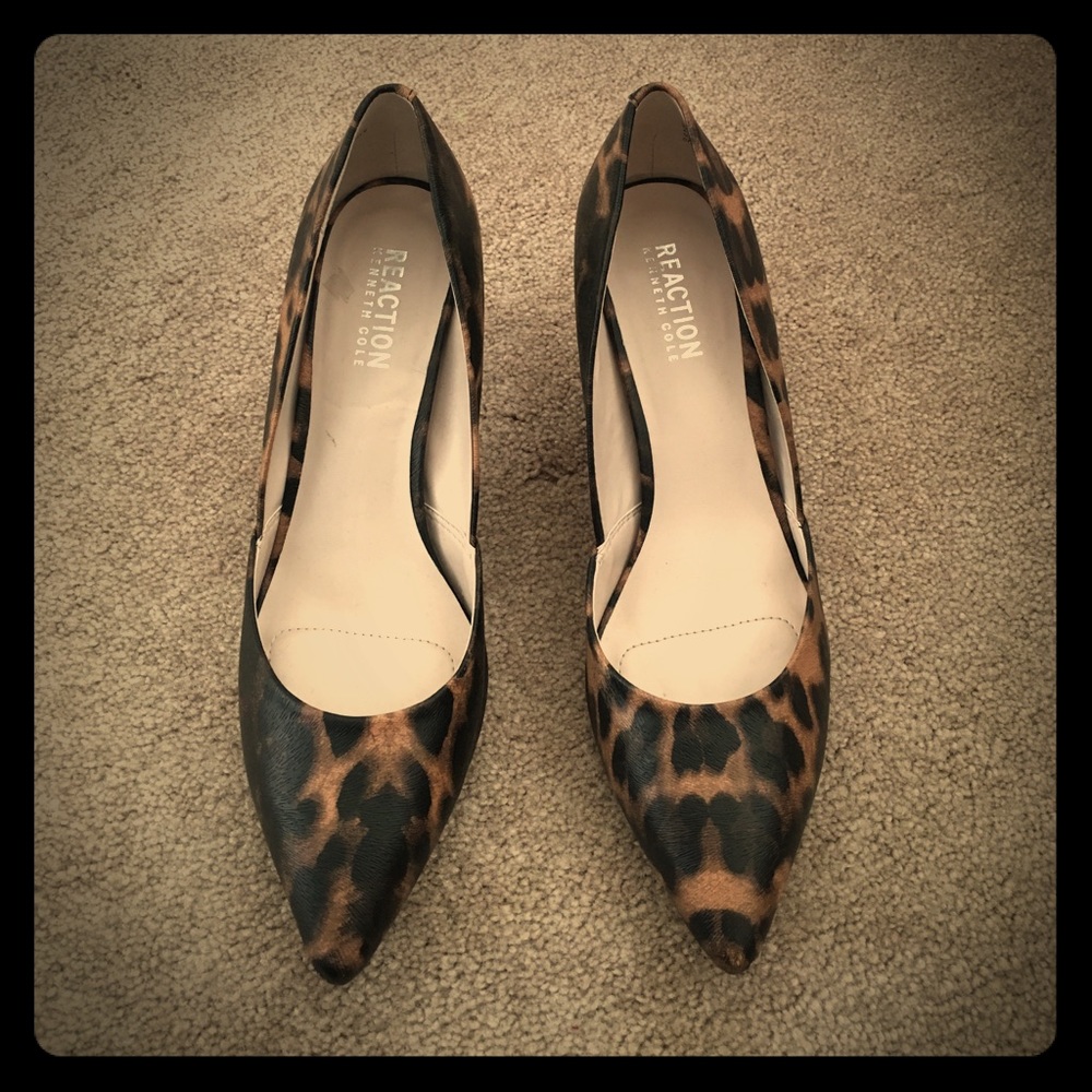 Kenneth Cole So Savy Pumps