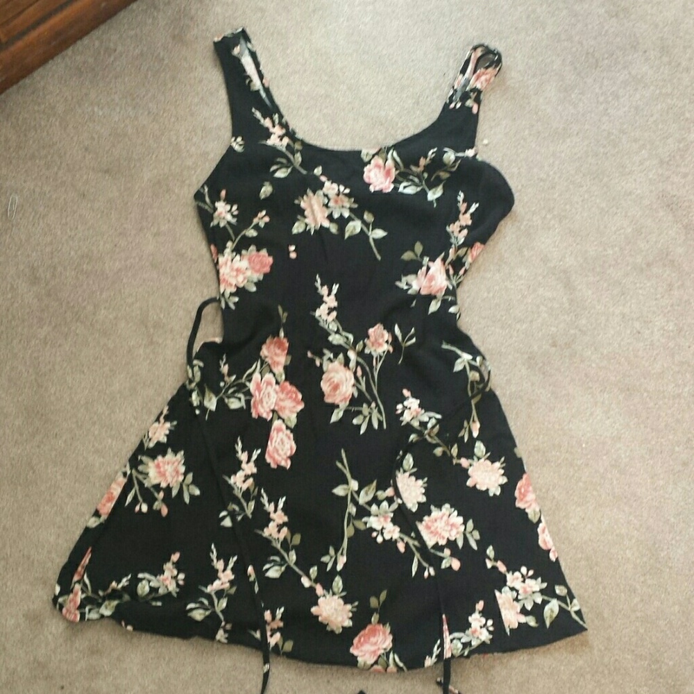 Forever 21 nwot black floral dress
