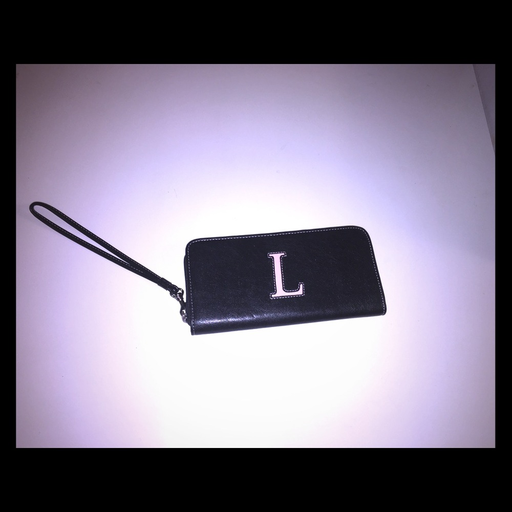 Liz clairborne wristlet