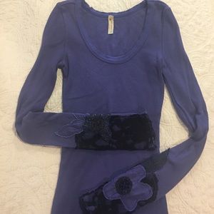 Free People small long sleeve shirt